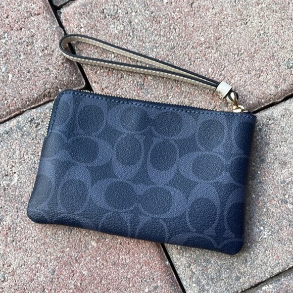 Coach Corner Zip Wristlet In Signature Canvas Denim Multi - Picture 5 of 15